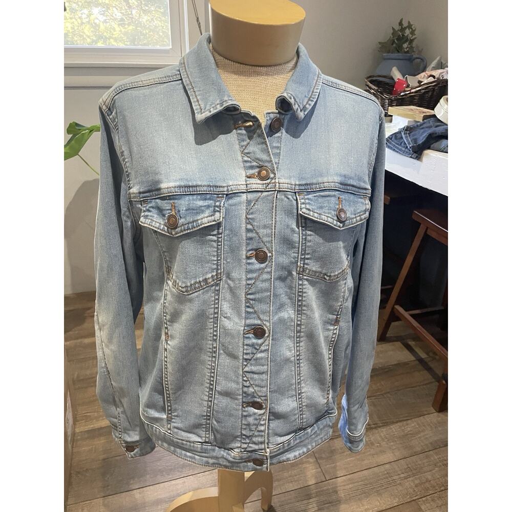 Anybody Classic Woven Light Wash Stretch Denim Jacket Size Medium EUC